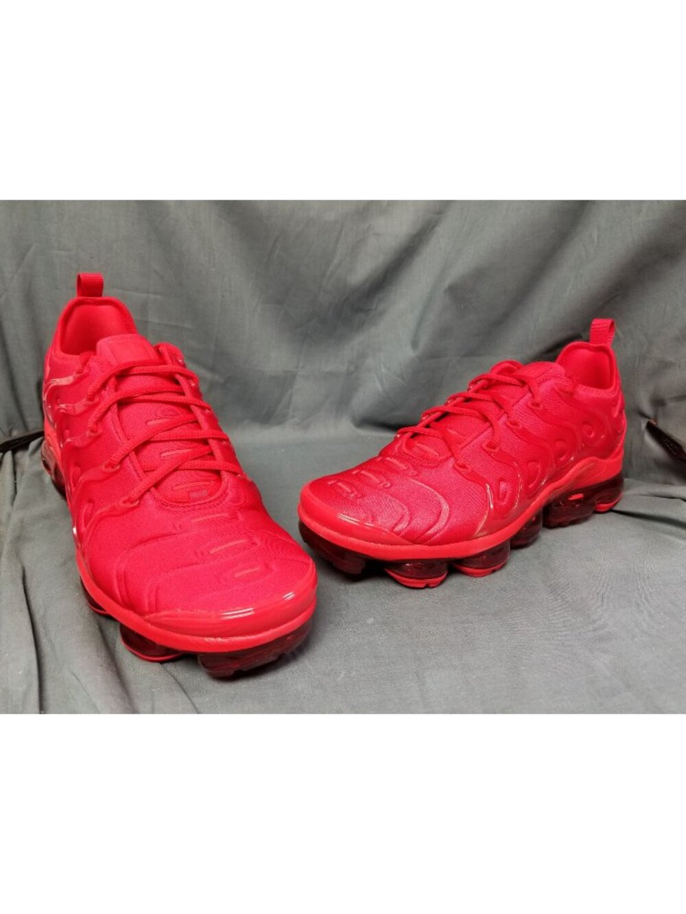 Nike Air VaporMax Plus Sneakers Triple Red CW6973 600 Mens Size 8 NEW NO BOX!
